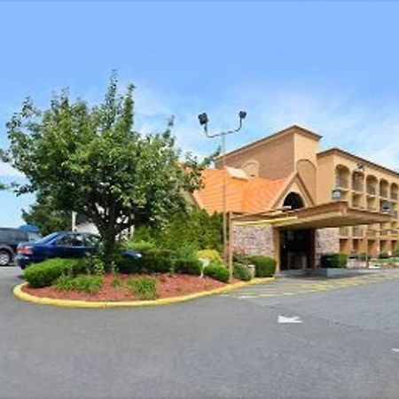 Howard Johnson By Wyndham Clifton Nj Zewnętrze zdjęcie