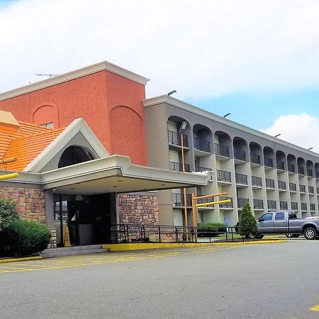 Howard Johnson By Wyndham Clifton Nj Zewnętrze zdjęcie