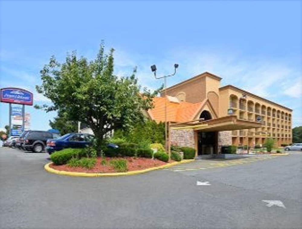 Howard Johnson By Wyndham Clifton Nj Zewnętrze zdjęcie