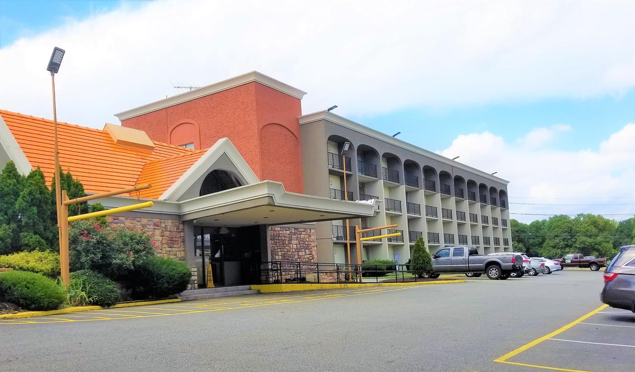 Howard Johnson By Wyndham Clifton Nj Zewnętrze zdjęcie